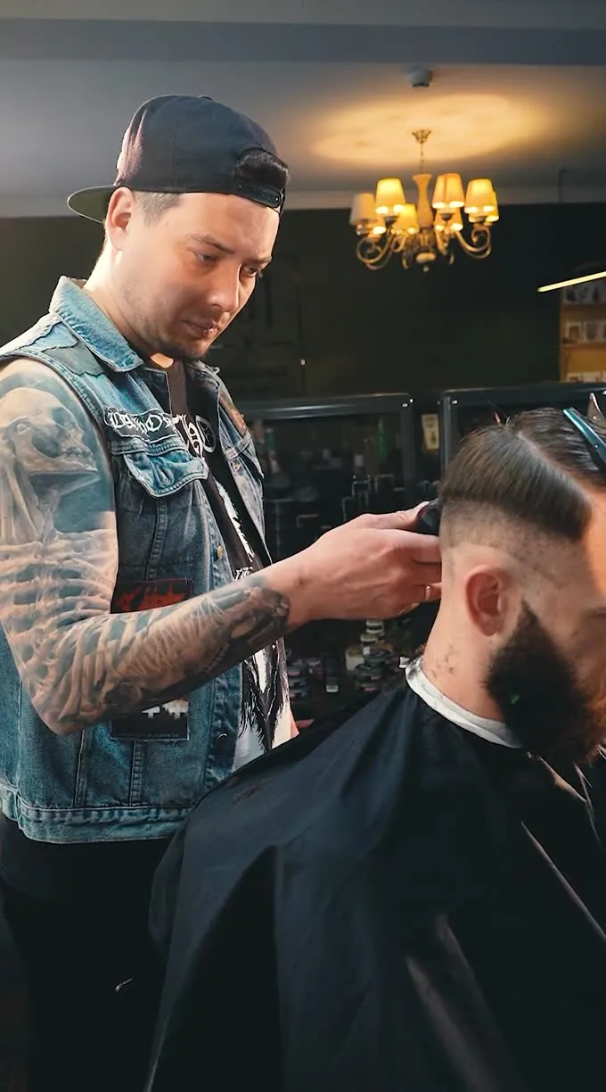 Barbero trabajando